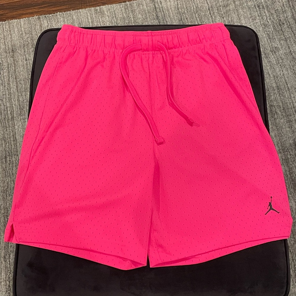 NIKE AIR JORDAN SHORTS SIZE MEDIUM